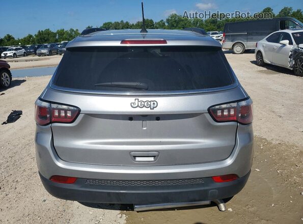 3C4NJCBB8JT293167 2018 JEEP COMPASS Silver Вид ззаду