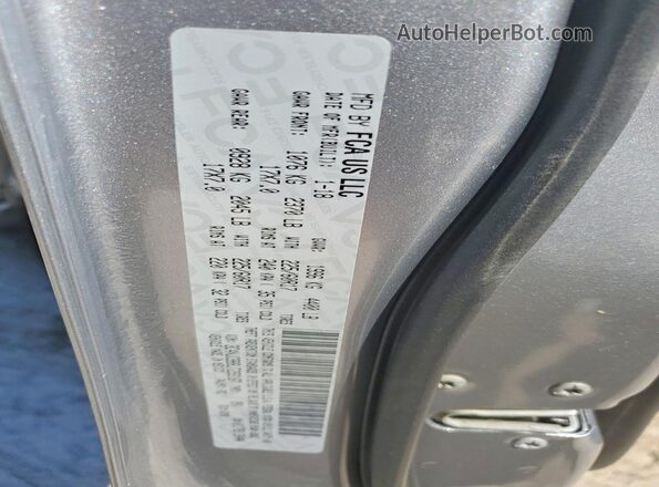 3C4NJCBB8JT293167 2018 JEEP COMPASS Silver Вид наклейки з VIN-кодом