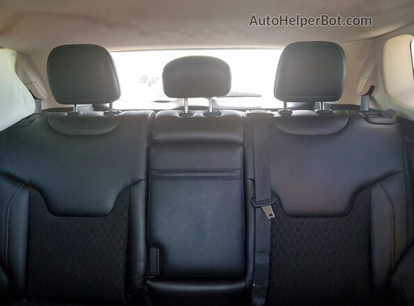 3C4NJCBB8JT293167 2018 JEEP COMPASS Silver Вид задніх сидінь