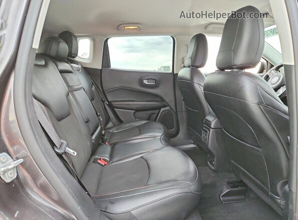3C4NJCBB8KT658237 2019 JEEP COMPASS Gray Rear interior view