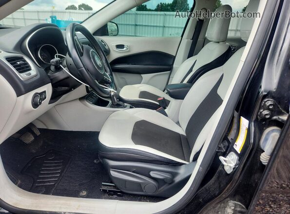 3C4NJCBB8LT252833 2020 JEEP COMPASS Black Widok wnętrza z przodu