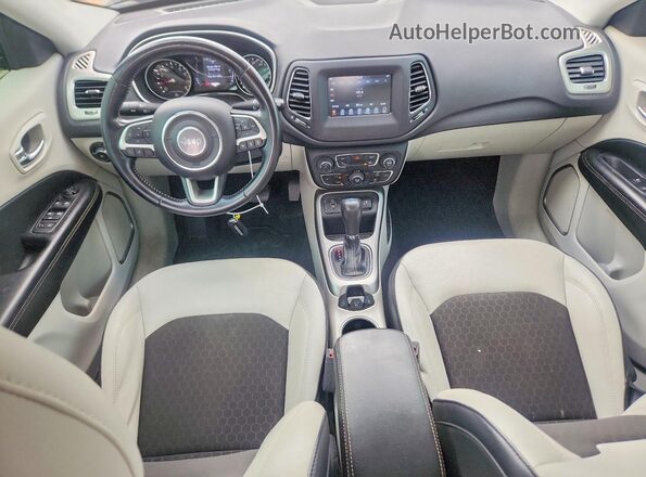 3C4NJCBB8LT252833 2020 JEEP COMPASS Black Widok deski rozdzielczej