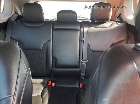 3C4NJCBB8NT103566 2022 JEEP COMPASS Blue Widok tylnych siedzeń