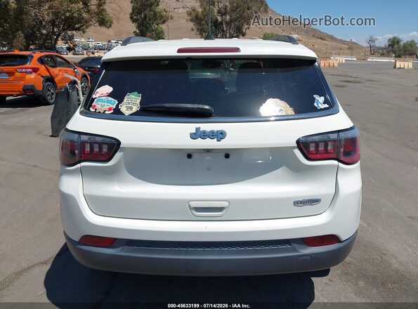 3C4NJCBB9JT182420 2018 JEEP COMPASS White 