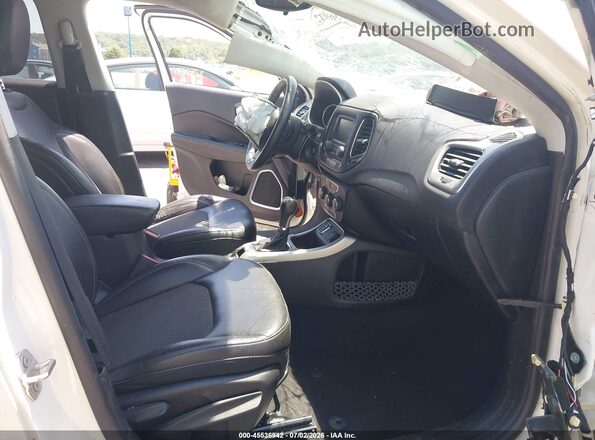 3C4NJCBB9JT462242 2018 JEEP COMPASS White წინა სალონის ხედი