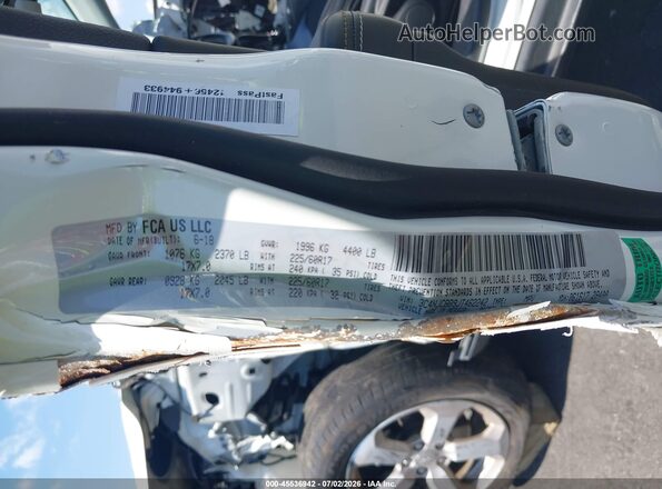 3C4NJCBB9JT462242 2018 JEEP COMPASS White ძრავის განყოფილების ხედი