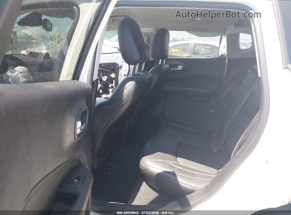 3C4NJCBB9JT462242 2018 JEEP COMPASS White VIN კოდის სტიკერის ხედი