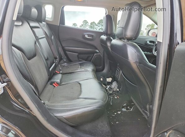 3C4NJCBBXHT661357 2017 JEEP COMPASS Black Rear interior view