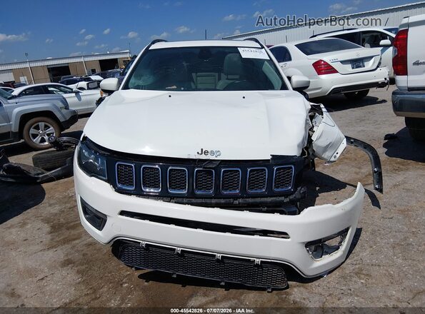 3C4NJCBBXJT494567 2018 JEEP COMPASS Белый Вид задней части салона