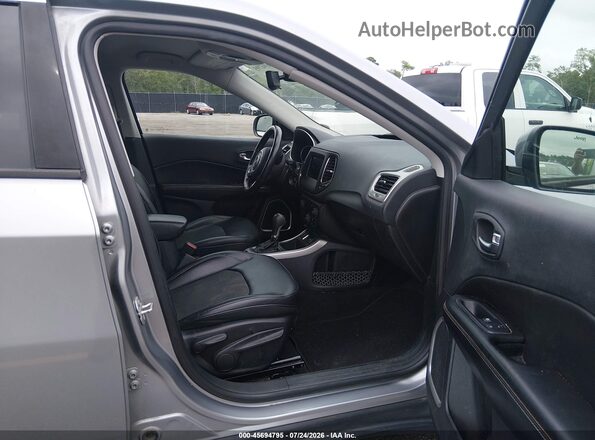 3C4NJCBBXKT615647 2019 JEEP COMPASS Silver Vista interior delantera