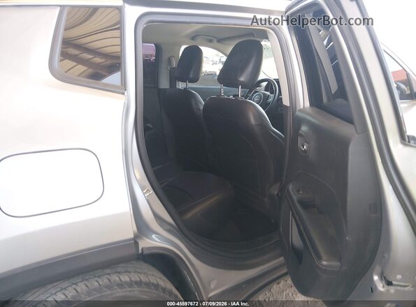 3C4NJCBBXKT788813 2019 JEEP COMPASS Silver Widok naklejki z numerem VIN