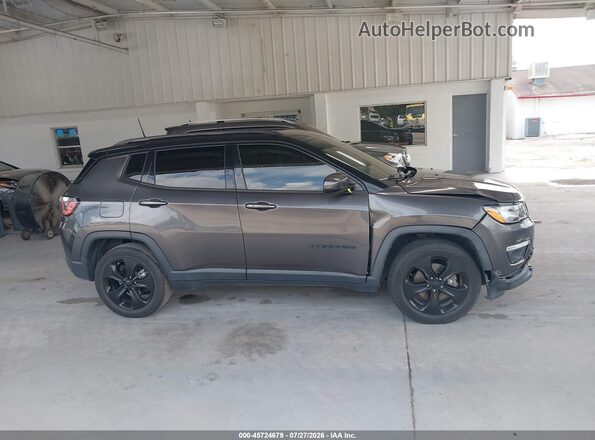 3C4NJCBBXLT176774 2020 JEEP COMPASS Gray უკანა სალონის ხედი