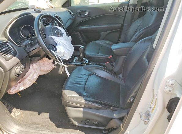 3C4NJCCB0JT461687 2018 JEEP COMPASS White Widok wnętrza z przodu