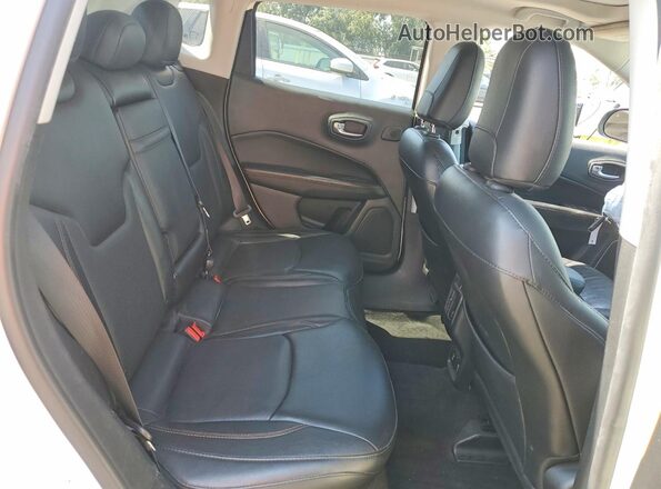3C4NJCCB0JT461687 2018 JEEP COMPASS White Widok wnętrza z tyłu