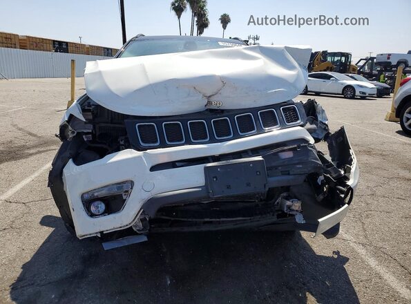3C4NJCCB0JT461687 2018 JEEP COMPASS White Widok z przodu