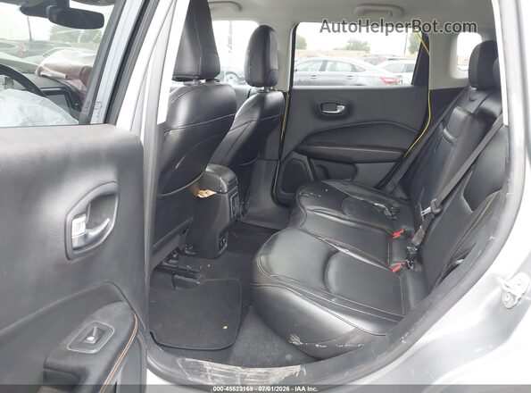 3C4NJCCB0LT128683 2020 JEEP COMPASS Silver VIN կոդի պիտակի տեսք