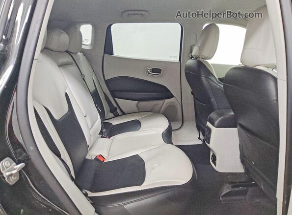 3C4NJCCB0LT198605 2020 JEEP COMPASS Black Widok wnętrza z tyłu