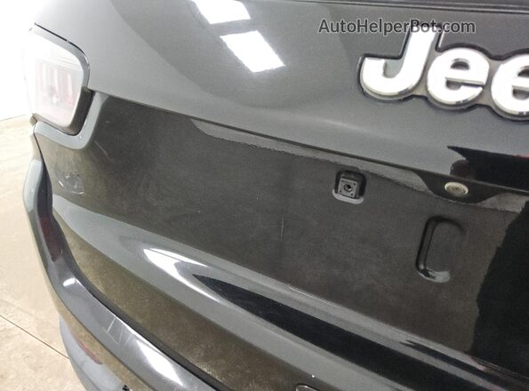 3C4NJCCB0LT198605 2020 JEEP COMPASS Black 