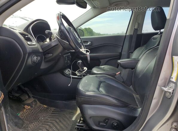 3C4NJCCB1KT819333 2019 JEEP COMPASS Silver Widok wnętrza z przodu