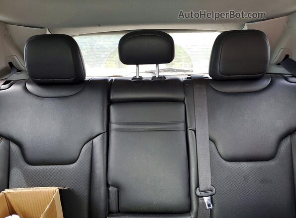 3C4NJCCB1KT819333 2019 JEEP COMPASS Silver Widok tylnych siedzeń