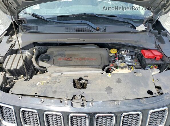 3C4NJCCB1KT819333 2019 JEEP COMPASS Silver Widok komory silnika