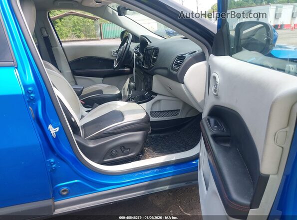 3C4NJCCB1LT115327 2020 JEEP COMPASS Blue Вид салону спереду