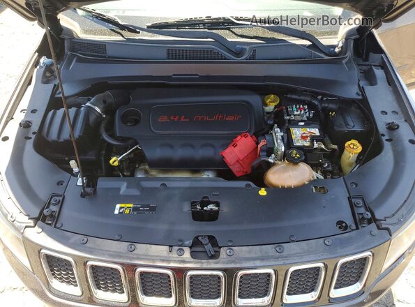 3C4NJCCB2KT615074 2019 JEEP COMPASS Gray Widok komory silnika