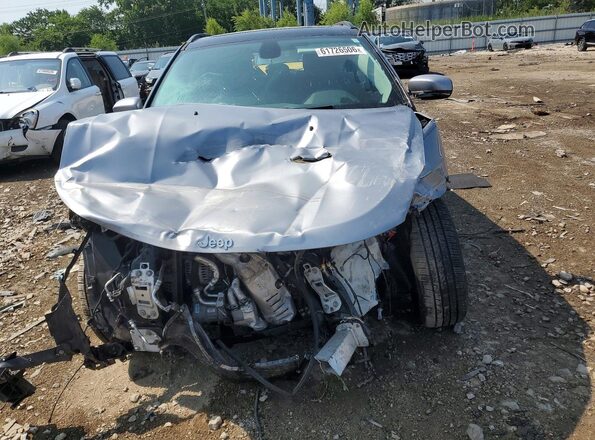 3C4NJCCB3JT204569 2018 JEEP COMPASS Серебряный Вид спереди