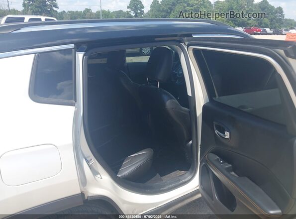 3C4NJCCB3JT361664 2018 JEEP COMPASS White Вид наклейки з VIN-кодом