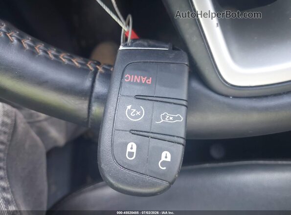 3C4NJCCB3JT361664 2018 JEEP COMPASS White Вид панелі приладів