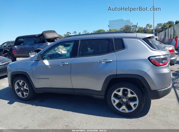 3C4NJCCB3JT406053 2018 JEEP COMPASS Silver Панорамний вид салону 360°