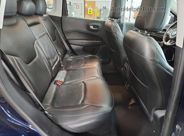 3C4NJCCB4JT499942 2018 JEEP COMPASS Blue Widok tylnych siedzeń