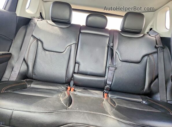 3C4NJCCB5MT563555 2021 JEEP COMPASS White უკანა სავარძლების ხედი