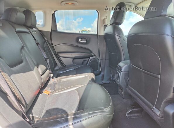 3C4NJCCB5MT563555 2021 JEEP COMPASS White უკანა სალონის ხედი