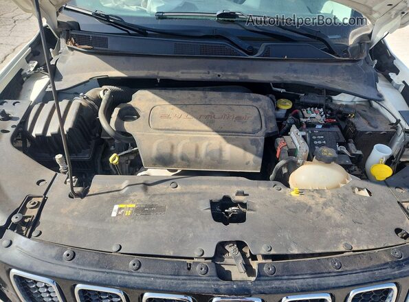 3C4NJCCB6MT522318 2021 JEEP COMPASS White Widok komory silnika