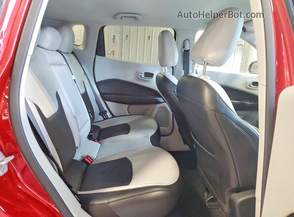 3C4NJCCB7LT180019 2020 JEEP COMPASS Red Вид задньої частини салону