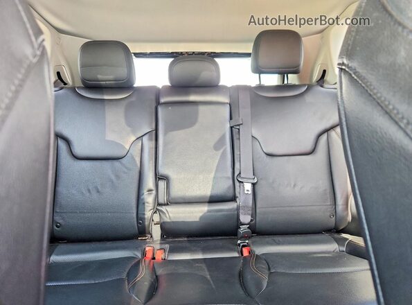 3C4NJCCB7MT573567 2021 JEEP COMPASS Green Vista de los asientos traseros