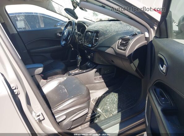 3C4NJCCB8LT154416 2020 JEEP COMPASS Gray წინა სალონის ხედი