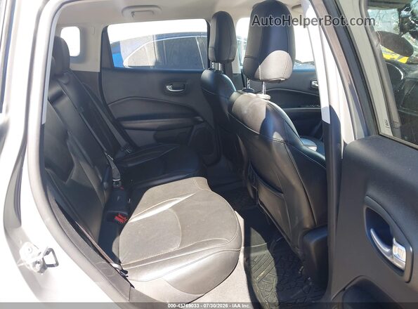 3C4NJCCB8LT154416 2020 JEEP COMPASS Gray VIN კოდის სტიკერის ხედი