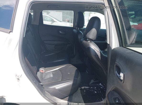 3C4NJCCB8MT526354 2021 JEEP COMPASS White Vista de la etiqueta del VIN