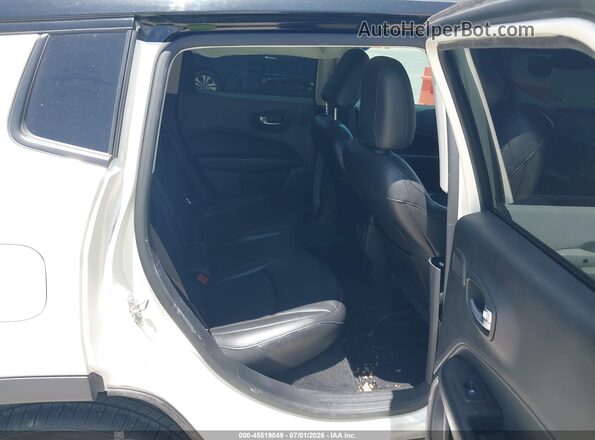 3C4NJCCBXKT692842 2019 JEEP COMPASS White Widok naklejki z numerem VIN