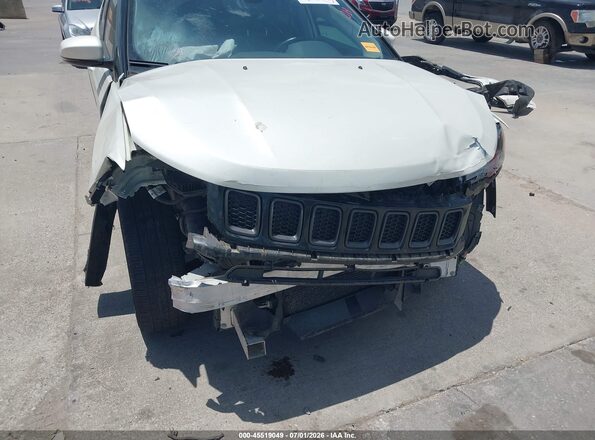 3C4NJCCBXKT692842 2019 JEEP COMPASS White Widok z przodu