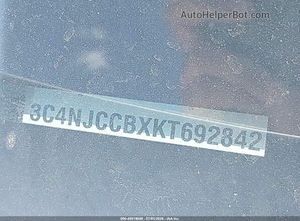 3C4NJCCBXKT692842 2019 JEEP COMPASS White 