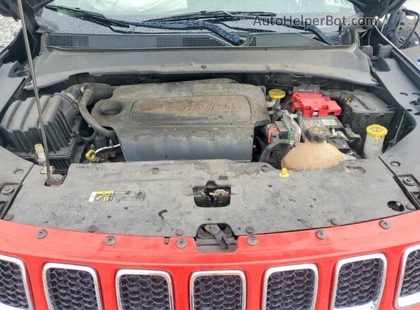 3C4NJCCBXLT120946 2020 JEEP COMPASS Gray Widok wnętrza z tyłu