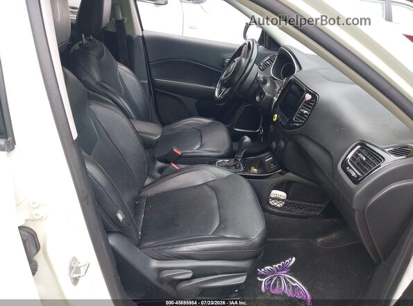 3C4NJCCBXLT218536 2020 JEEP COMPASS White Widok wnętrza z przodu