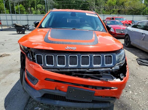 3C4NJDAB0JT213562 2018 JEEP COMPASS Orange Front view