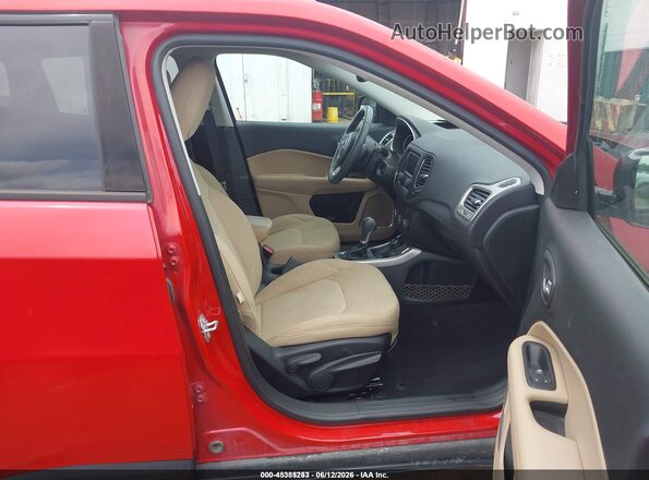 3C4NJDAB0JT334379 2018 JEEP COMPASS Красный Вид салона спереди