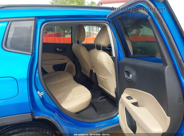 3C4NJDAB0JT413759 2018 JEEP COMPASS Blue VIN sticker view