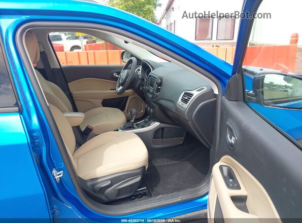 3C4NJDAB0JT413759 2018 JEEP COMPASS Blue Front interior view