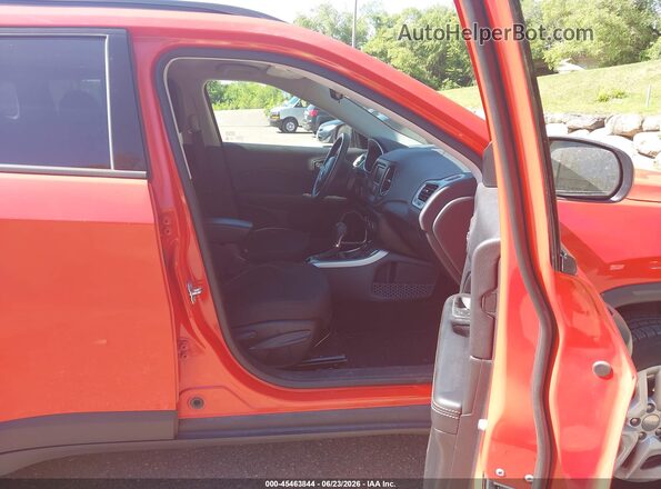 3C4NJDAB2JT392235 2018 JEEP COMPASS Orange Front interior view